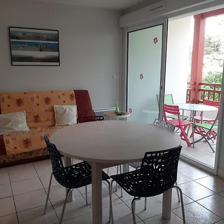 A : Port, Plages Et Commerces A Pied, Terrasse Et Parking Prive - Fr-1-239-453 Lejlighed